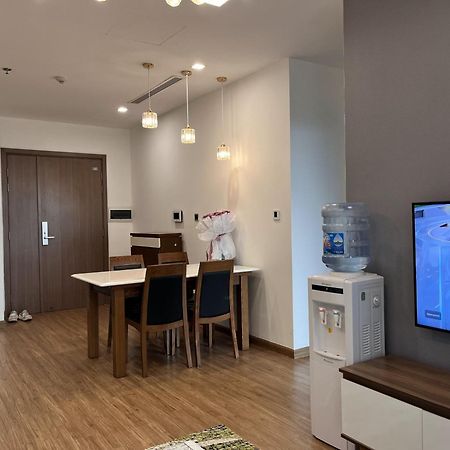 150 négyzetméteres, 2 hálószobás, 2 saját fürdőszobával rendelkező Apartman Ba Dinh negyed területé Hanoi Kültér fotó