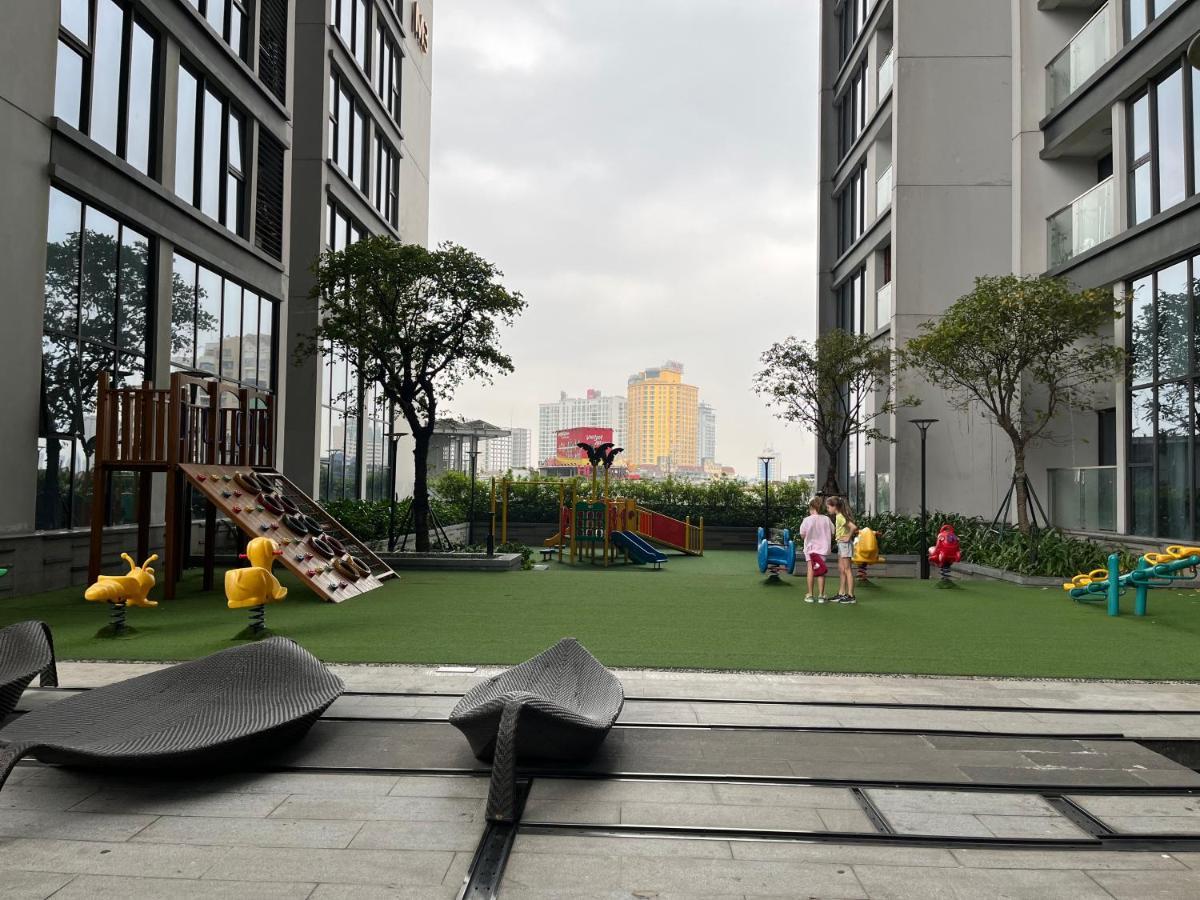 150 négyzetméteres, 2 hálószobás, 2 saját fürdőszobával rendelkező Apartman Ba Dinh negyed területé Hanoi Kültér fotó