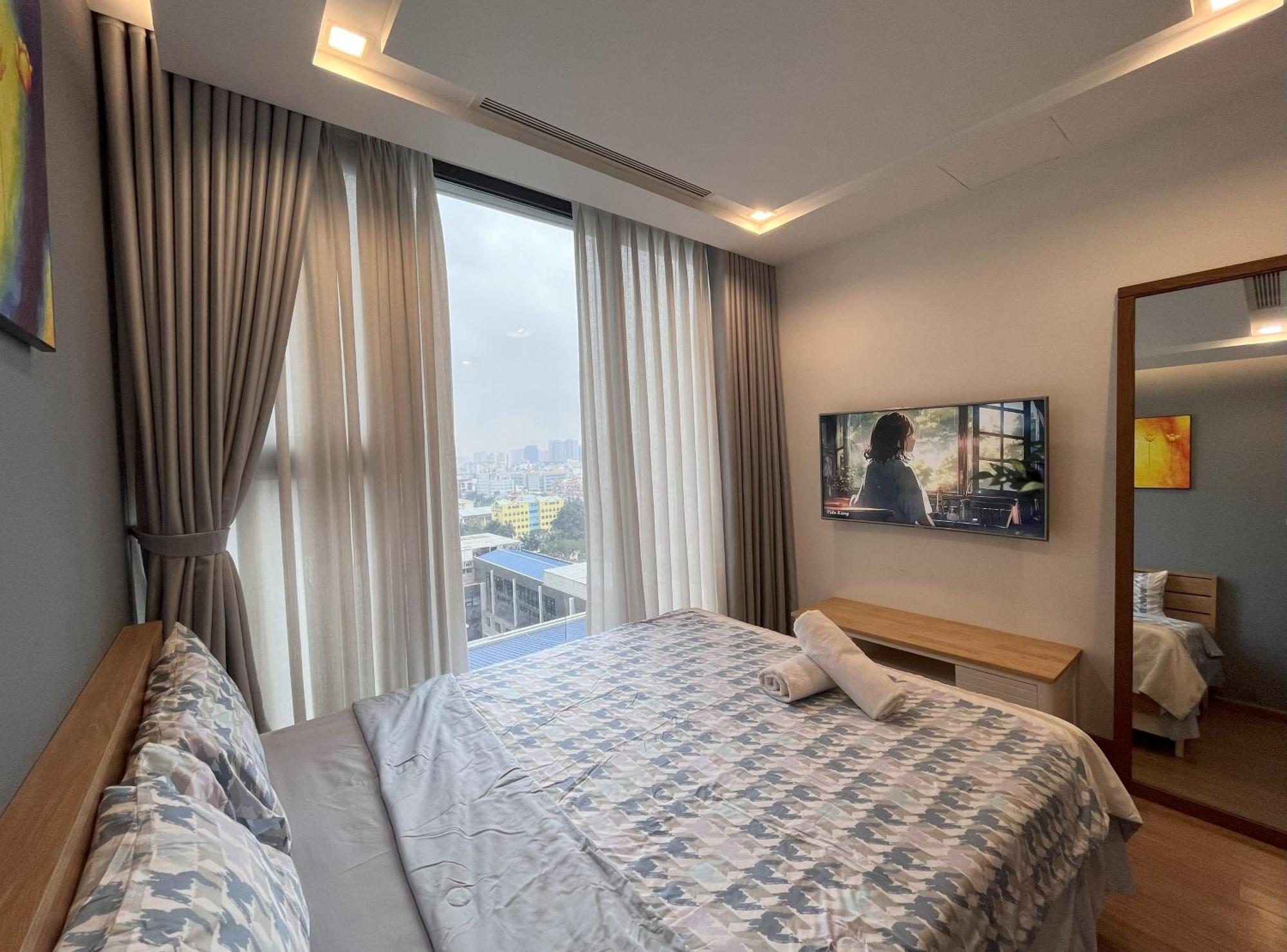 150 négyzetméteres, 2 hálószobás, 2 saját fürdőszobával rendelkező Apartman Ba Dinh negyed területé Hanoi Kültér fotó