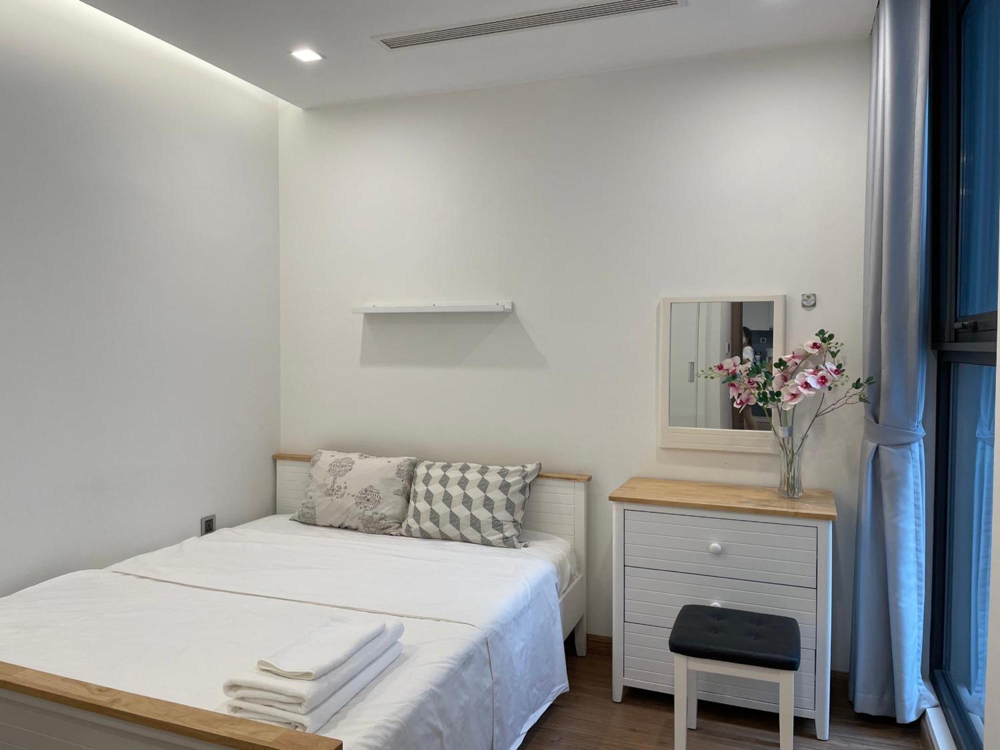 150 négyzetméteres, 2 hálószobás, 2 saját fürdőszobával rendelkező Apartman Ba Dinh negyed területé Hanoi Kültér fotó