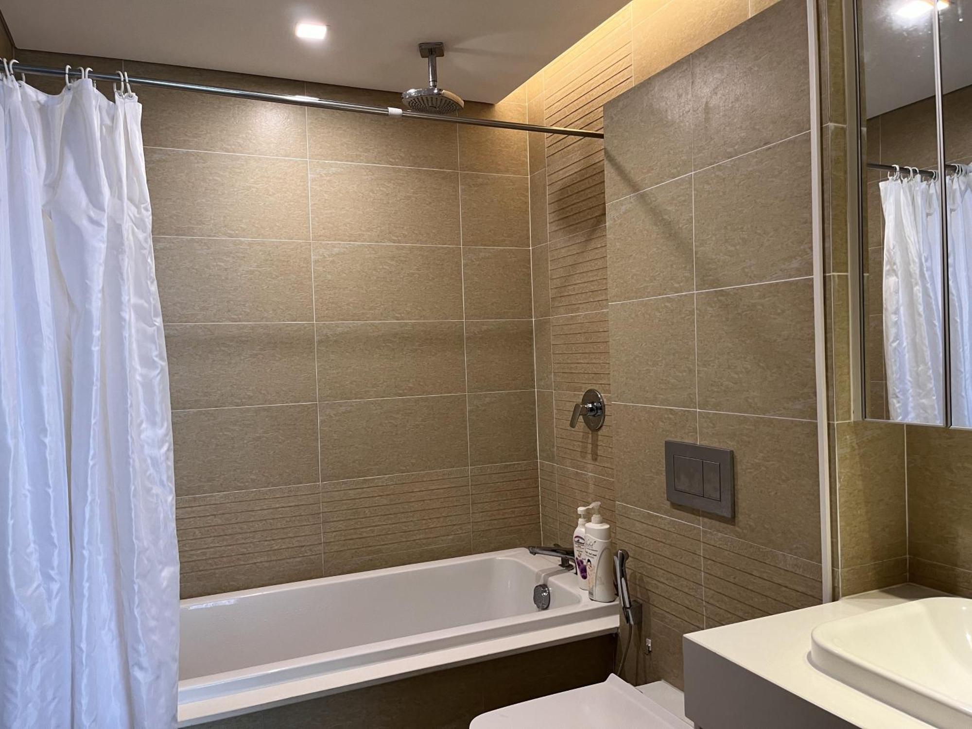 150 négyzetméteres, 2 hálószobás, 2 saját fürdőszobával rendelkező Apartman Ba Dinh negyed területé Hanoi Kültér fotó