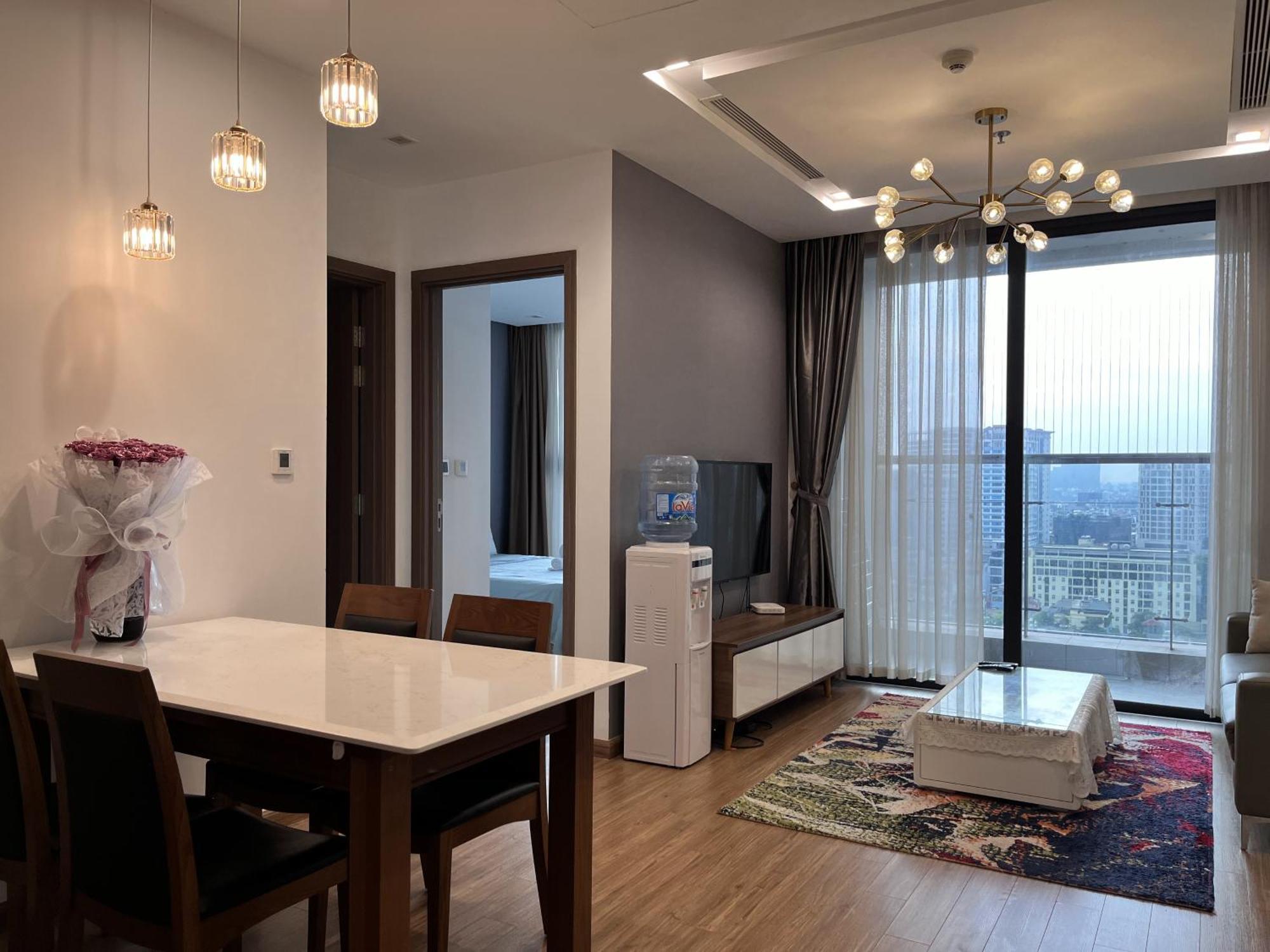 150 négyzetméteres, 2 hálószobás, 2 saját fürdőszobával rendelkező Apartman Ba Dinh negyed területé Hanoi Kültér fotó