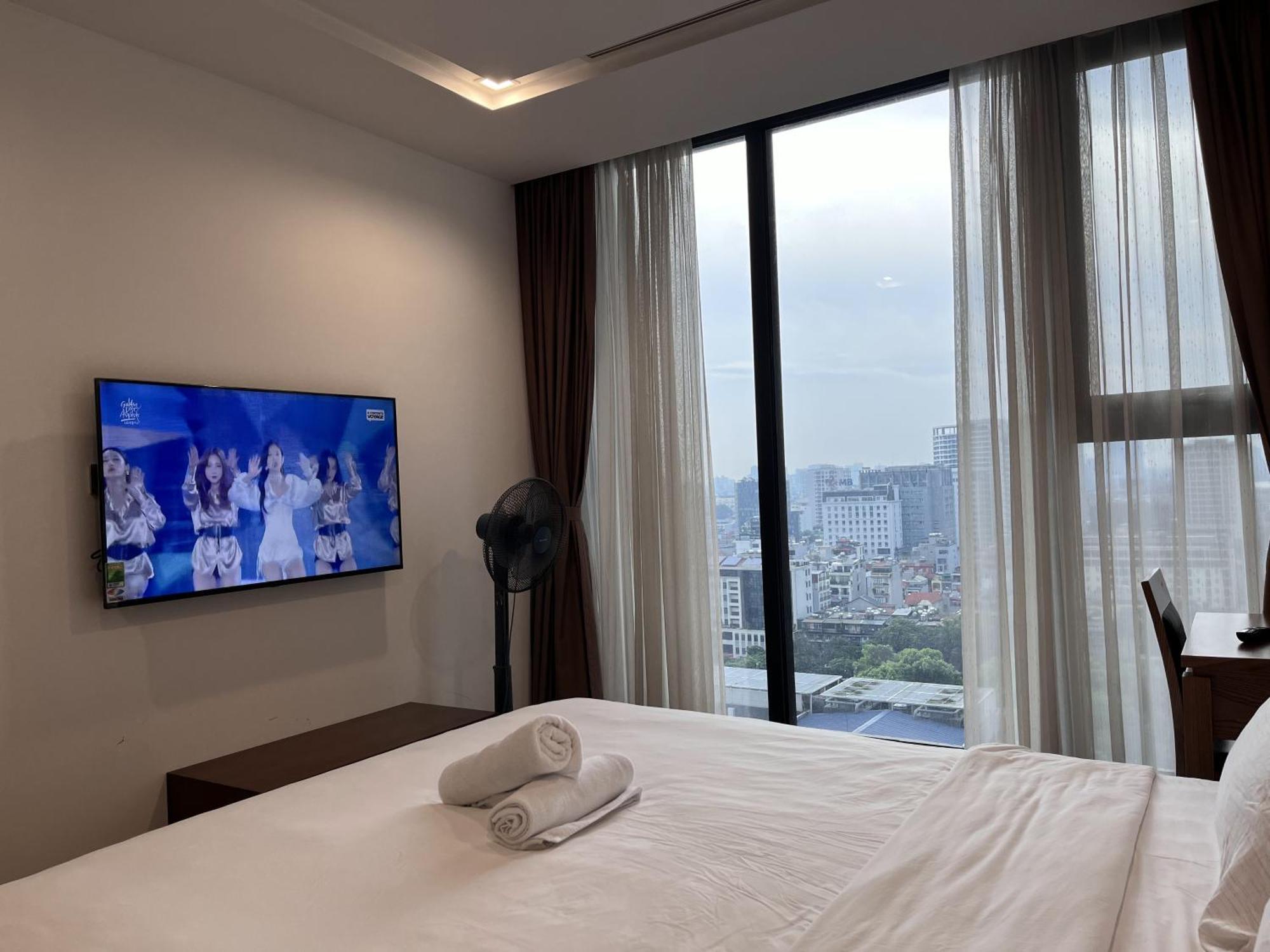 150 négyzetméteres, 2 hálószobás, 2 saját fürdőszobával rendelkező Apartman Ba Dinh negyed területé Hanoi Kültér fotó