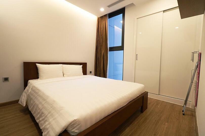 150 négyzetméteres, 2 hálószobás, 2 saját fürdőszobával rendelkező Apartman Ba Dinh negyed területé Hanoi Kültér fotó